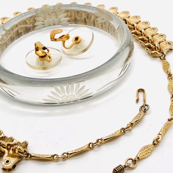 Vintage Jewelry Lot Lucite Bracelet & Flower Necklace - Picture 9 of 16